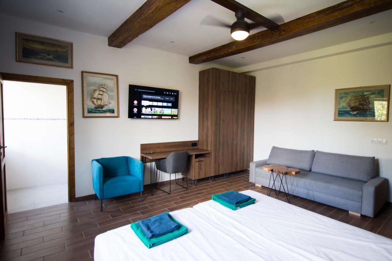 Luxurio Rooms With Baths Livorno Exteriér fotografie